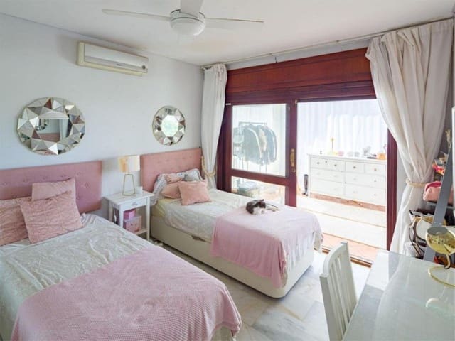 Image No.15-4 Bed Villa for sale