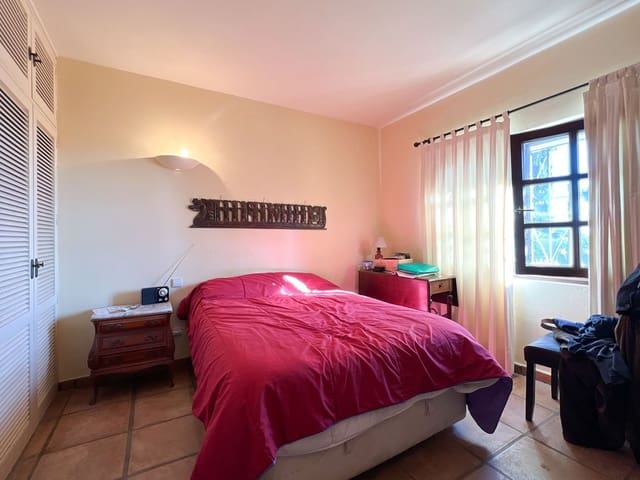 Image No.9-4 Bed Villa for sale