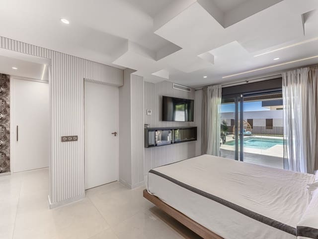 Image No.15-3 Bed Villa for sale