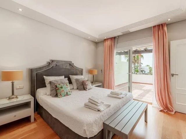 Image No.11-4 Bed Townhouse for sale