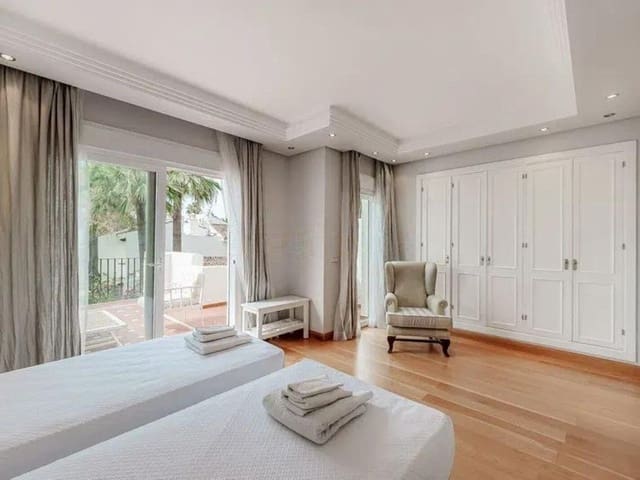 Image No.13-4 Bed Townhouse for sale