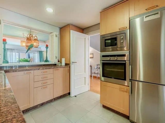 Image No.9-4 Bed Townhouse for sale