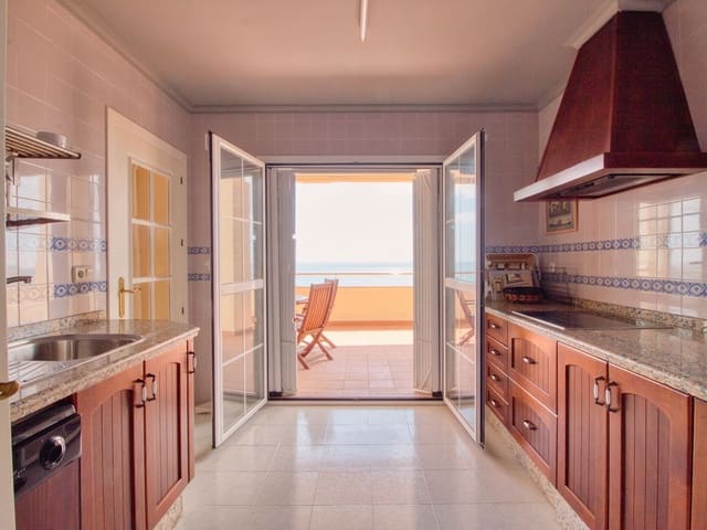 Image No.21-3 Bed Apartment for sale