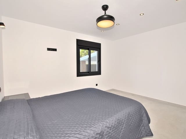 Image No.18-4 Bed Villa for sale