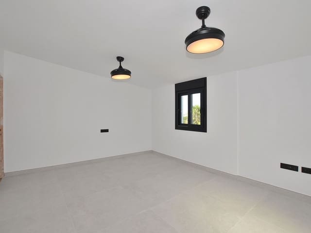 Image No.19-4 Bed Villa for sale
