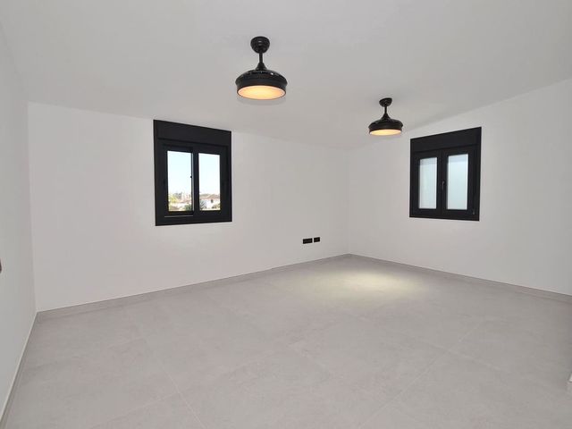 Image No.21-4 Bed Villa for sale