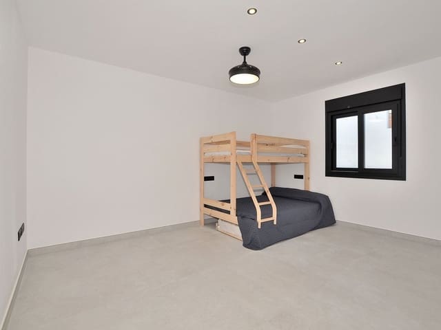 Image No.22-4 Bed Villa for sale