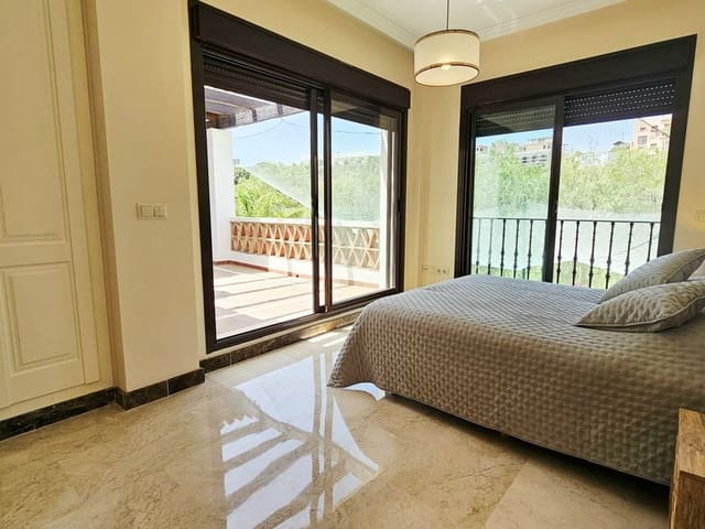 Image No.12-3 Bed Villa for sale
