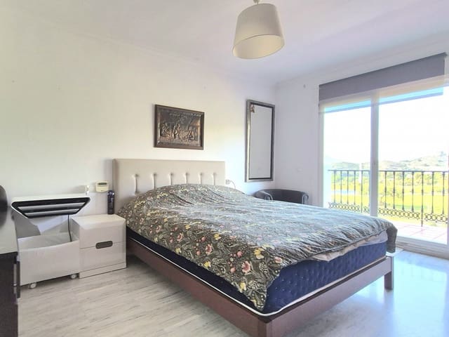 Image No.17-3 Bed Townhouse for sale