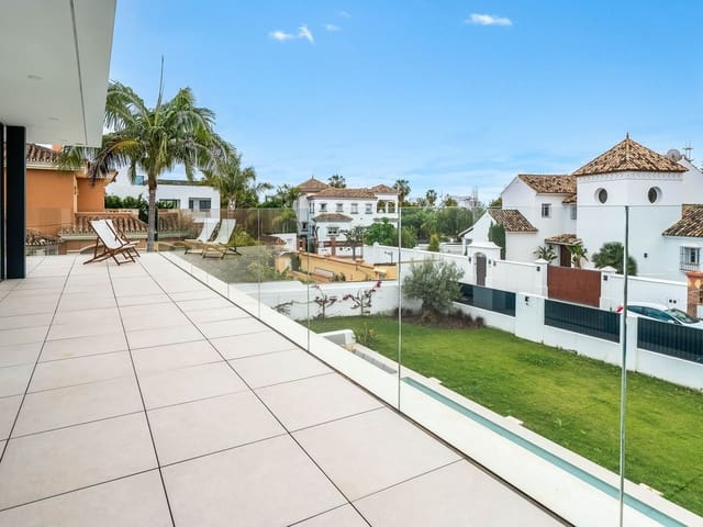 Image No.8-5 Bed Villa for sale