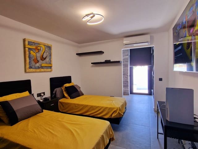 Image No.18-3 Bed Villa for sale