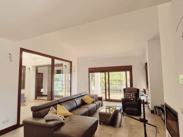 Image No.8-5 Bed Villa for sale