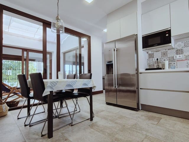 Image No.9-5 Bed Villa for sale