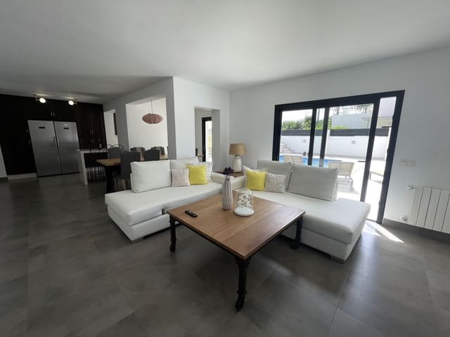 Image No.8-3 Bed Villa for sale