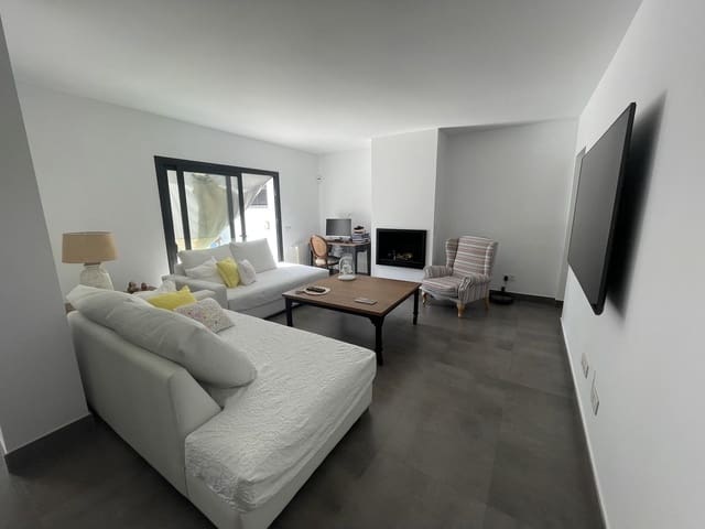 Image No.9-3 Bed Villa for sale