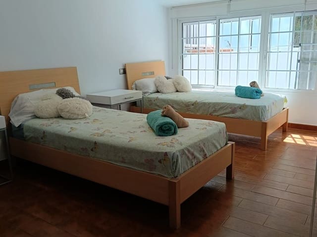 Image No.12-4 Bed Villa for sale