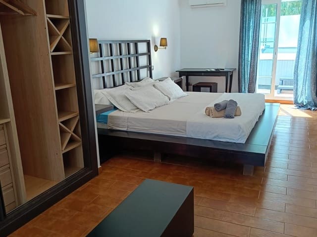 Image No.9-4 Bed Villa for sale