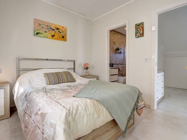 Image No.12-3 Bed Villa for sale