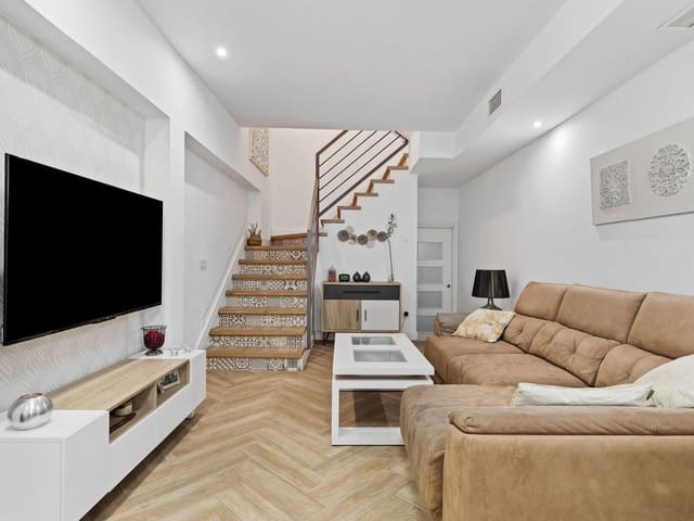 Image No.5-4 Bed Villa for sale