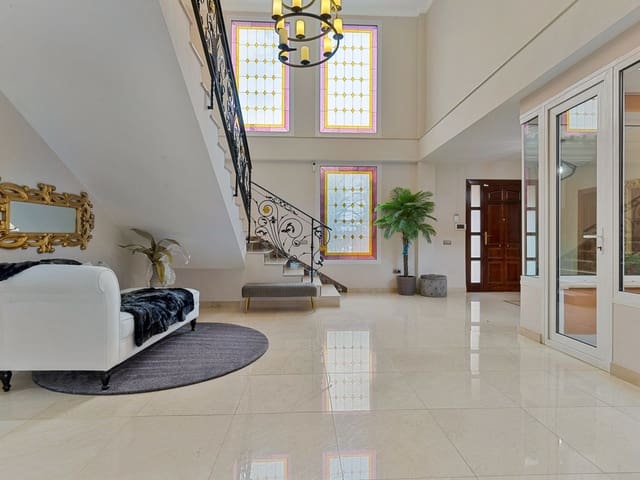 Image No.8-6 Bed Villa for sale