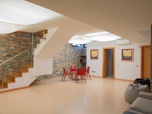 Image No.7-4 Bed Villa for sale
