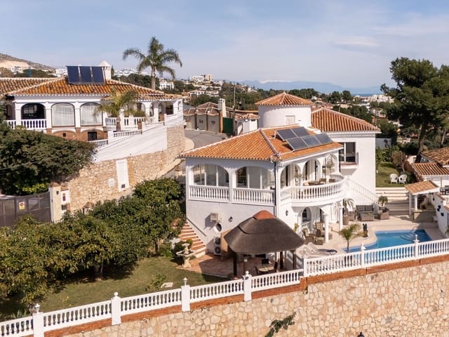 Image No.2-4 Bed Villa for sale