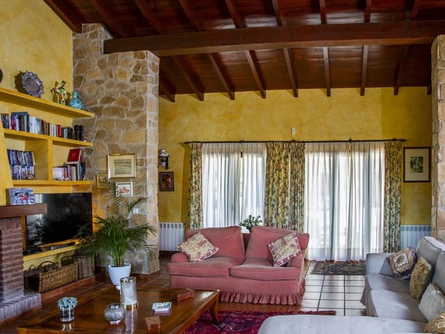 Image No.11-6 Bed Villa for sale