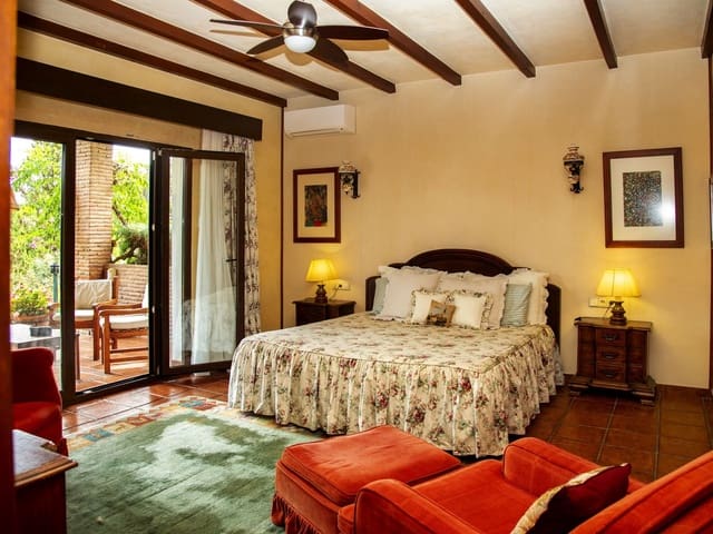 Image No.18-6 Bed Villa for sale