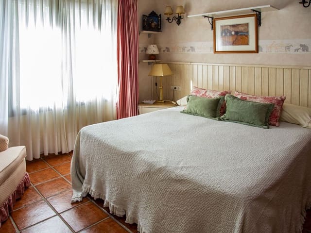 Image No.19-6 Bed Villa for sale