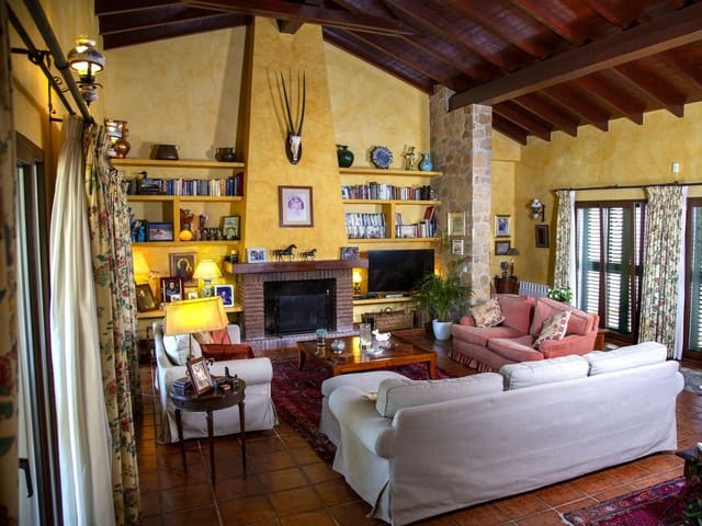 Image No.7-6 Bed Villa for sale