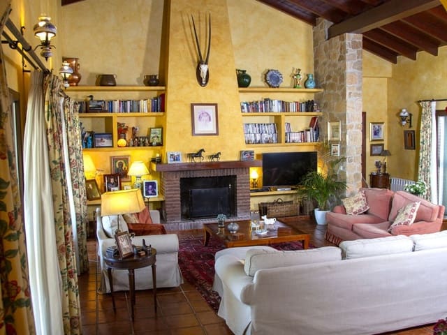 Image No.8-6 Bed Villa for sale