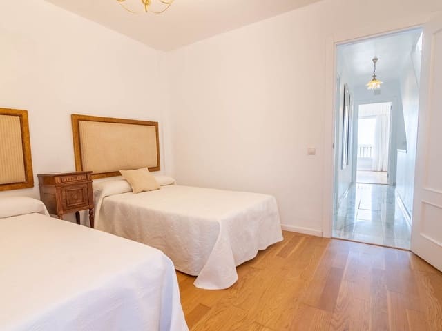 Image No.17-4 Bed Apartment for sale