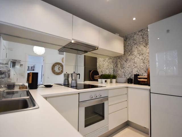 Image No.10-4 Bed Townhouse for sale