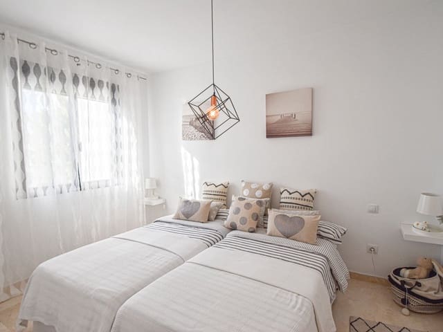Image No.13-4 Bed Townhouse for sale
