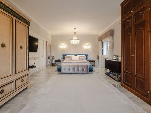 Image No.8-6 Bed Villa for sale