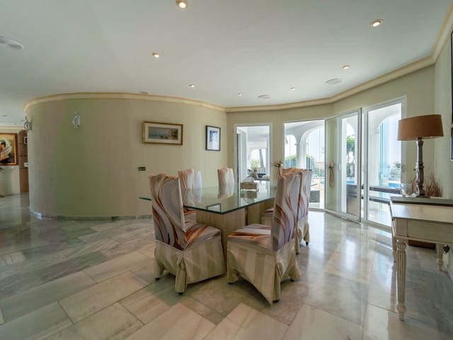 Image No.12-5 Bed Villa for sale