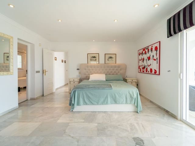 Image No.17-5 Bed Villa for sale