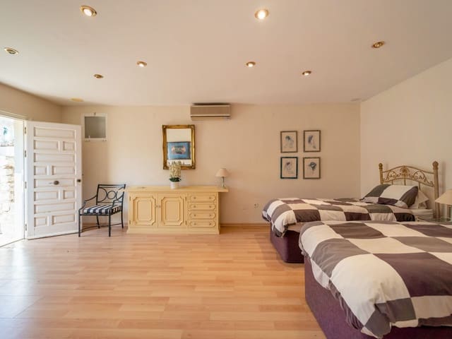 Image No.22-5 Bed Villa for sale