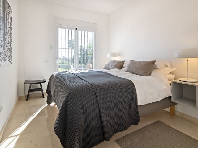 Image No.18-4 Bed Townhouse for sale