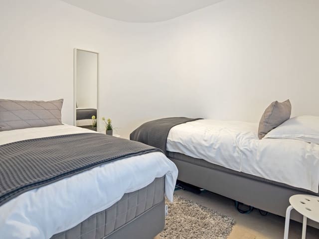 Image No.19-4 Bed Townhouse for sale