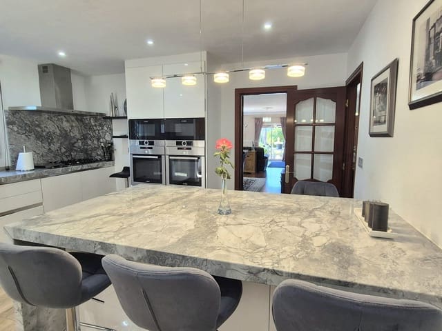 Image No.8-4 Bed Villa for sale