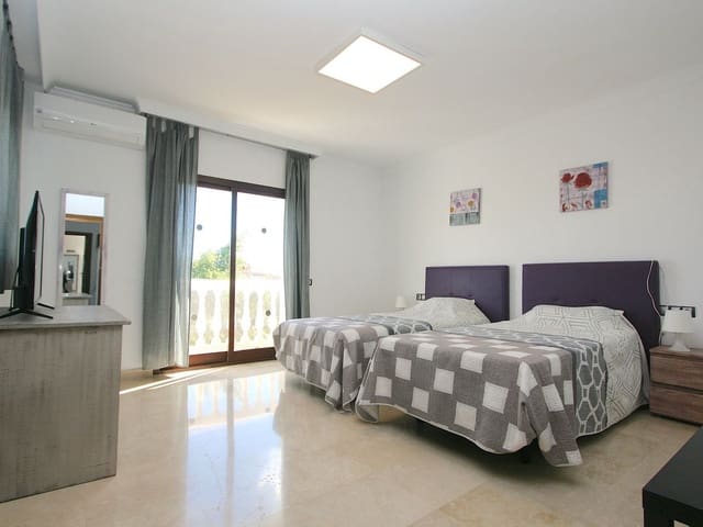 Image No.18-Villa de 8 chambres à vendre à Mijas