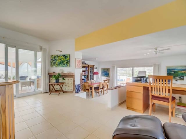 Image No.9-4 Bed Villa for sale