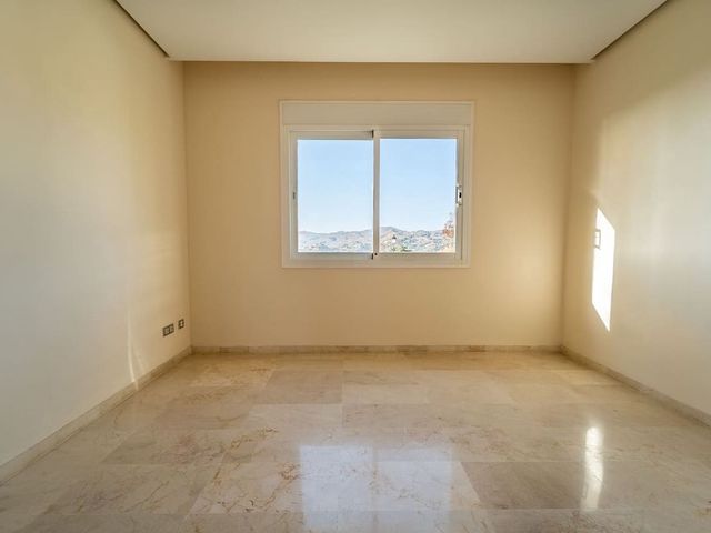 Image No.13-3 Bed Apartment for sale