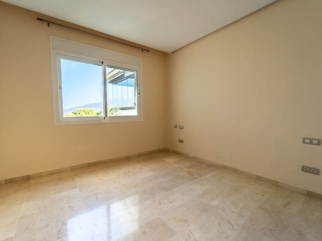 Image No.14-3 Bed Apartment for sale