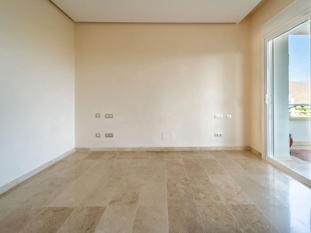 Image No.15-3 Bed Apartment for sale
