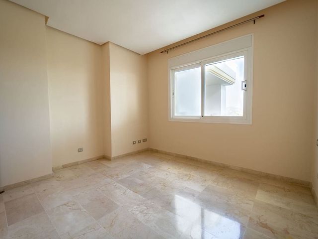 Image No.17-3 Bed Apartment for sale