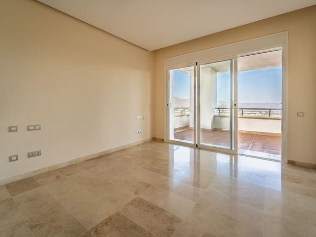 Image No.18-3 Bed Apartment for sale