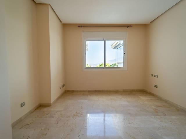 Image No.20-3 Bed Apartment for sale