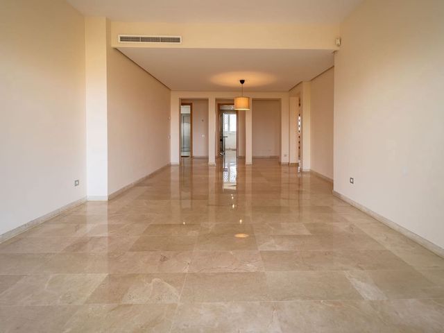 Image No.8-3 Bed Apartment for sale